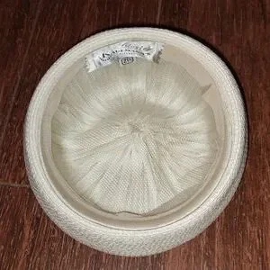 Vintage 1950’s Elizabeth Adoria Brown Cream Hat Size 22 Elizabeth Adoria | Accessories | Vintage 95s Elizabeth  main image 4